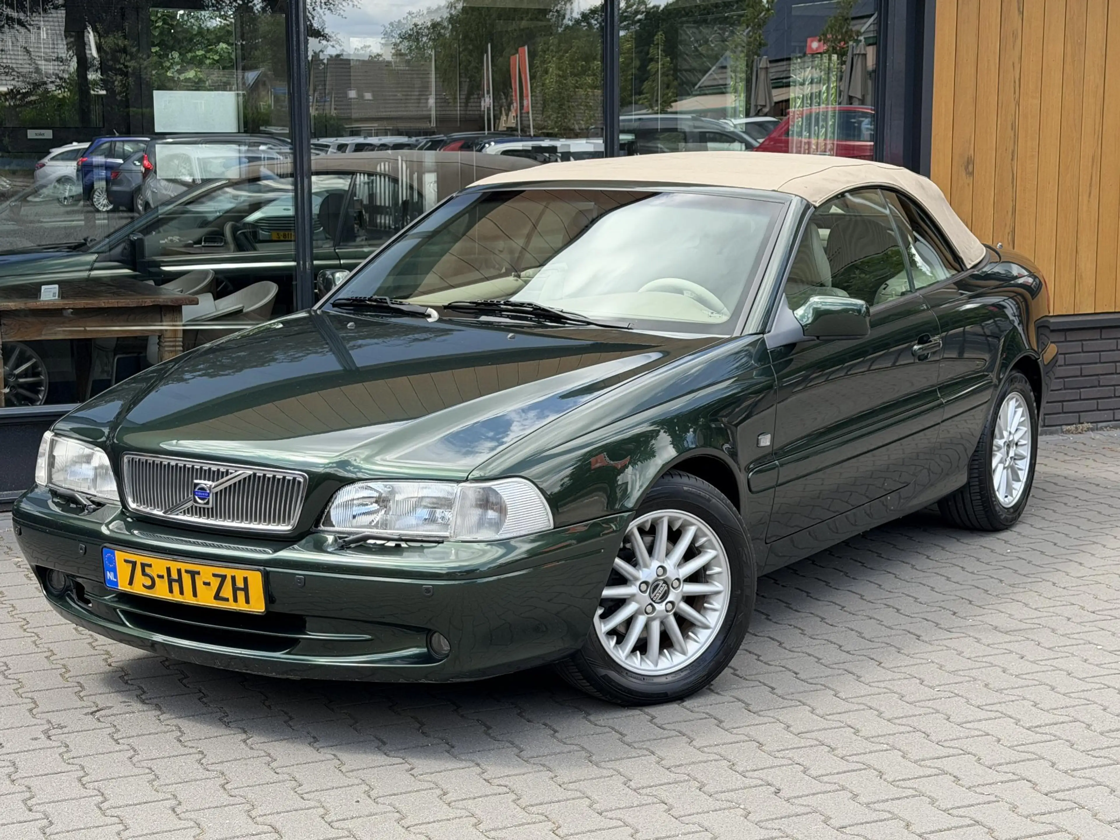 Volvo C70 Convertible 2.4 T NL Auto 144000km!! Youngtimer ne — photo 2