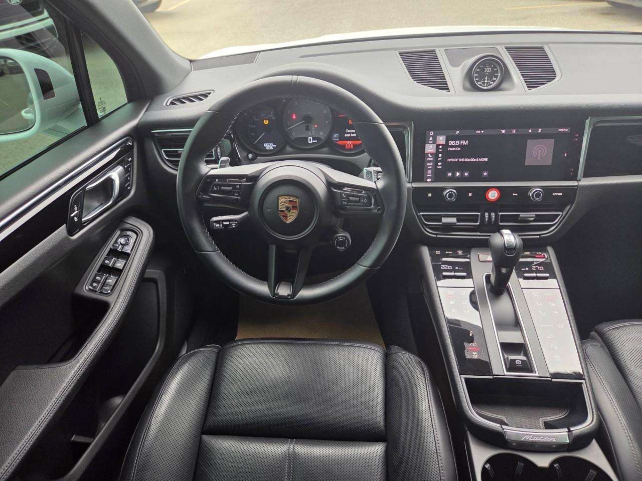 2025 Porsche Macan S thumb 7