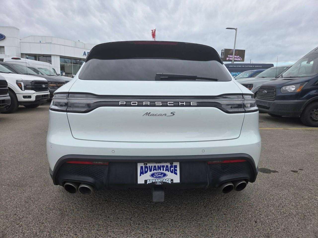 2025 Porsche Macan S alt 5