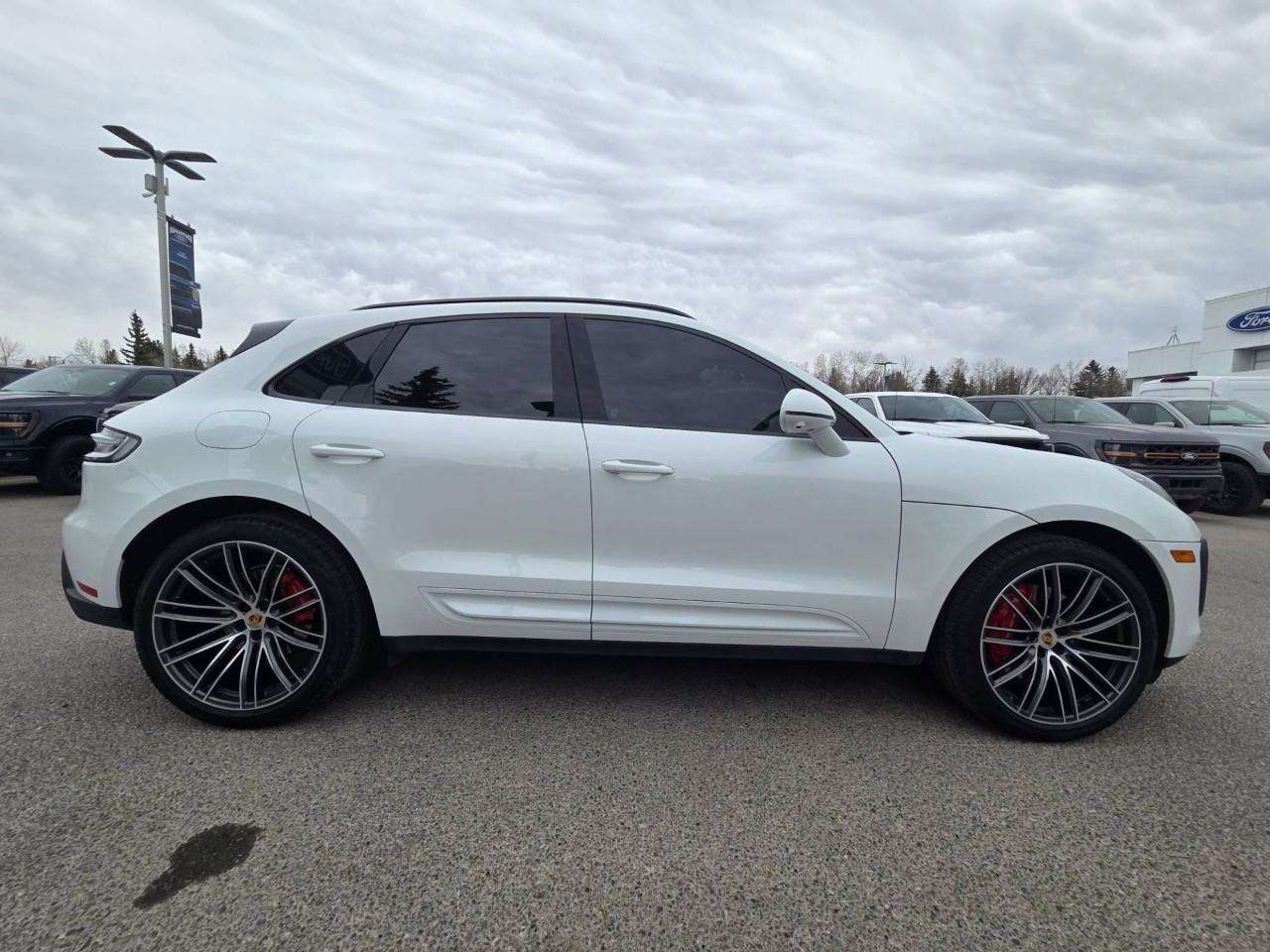 2025 Porsche Macan S alt 4