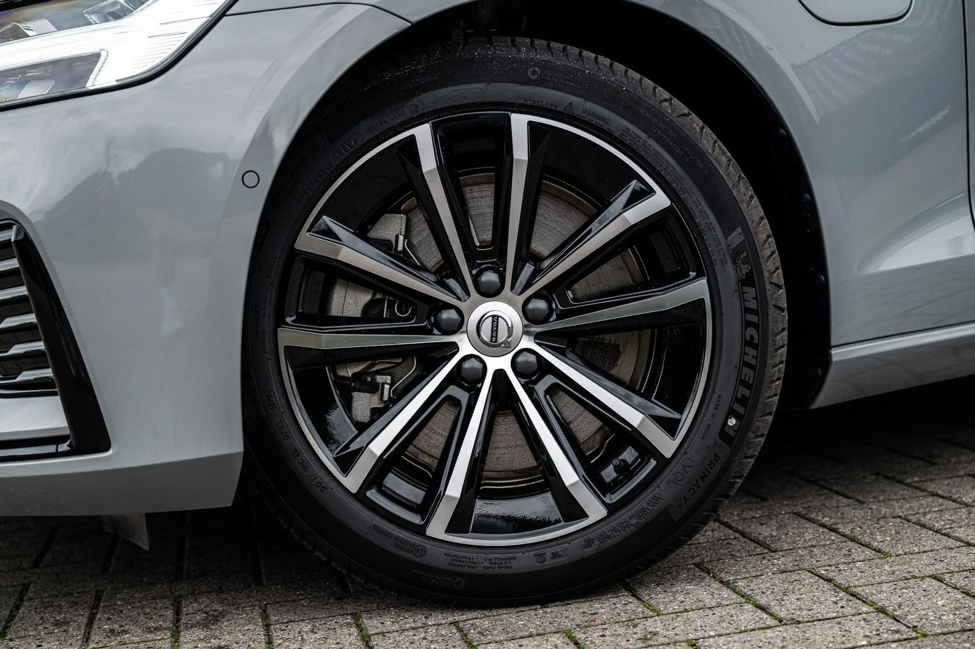 Volvo V60 2.0 T8 Plug-in Hybrid AWD Plus Dark | SOH:100% | P — photo 8