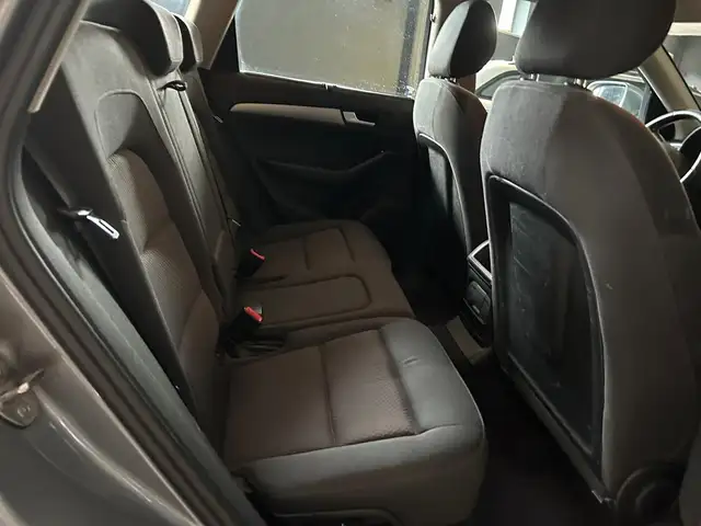 Audi Q5 view 9