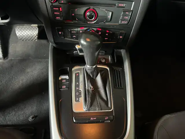 Audi Q5 view 14