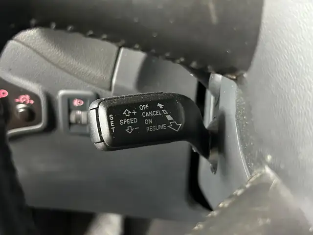 Audi Q5 view 12
