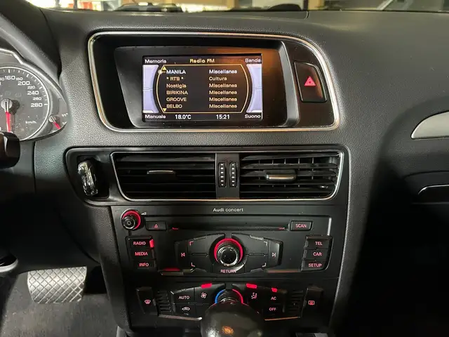 Audi Q5 view 13