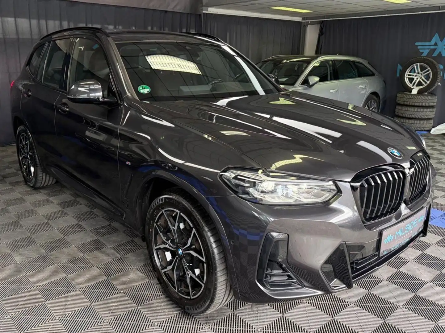 BMW X3 xDrive 20d M-SPORT*LED*KOMFORTZ*STANDHZG*ACC*AMBI Grau - 1