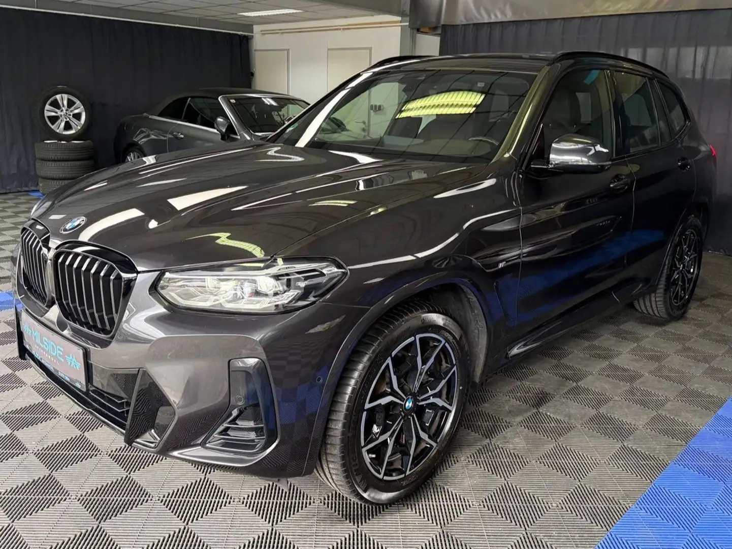 BMW X3 xDrive 20d M-SPORT*LED*KOMFORTZ*STANDHZG*ACC*AMBI Grau - 2