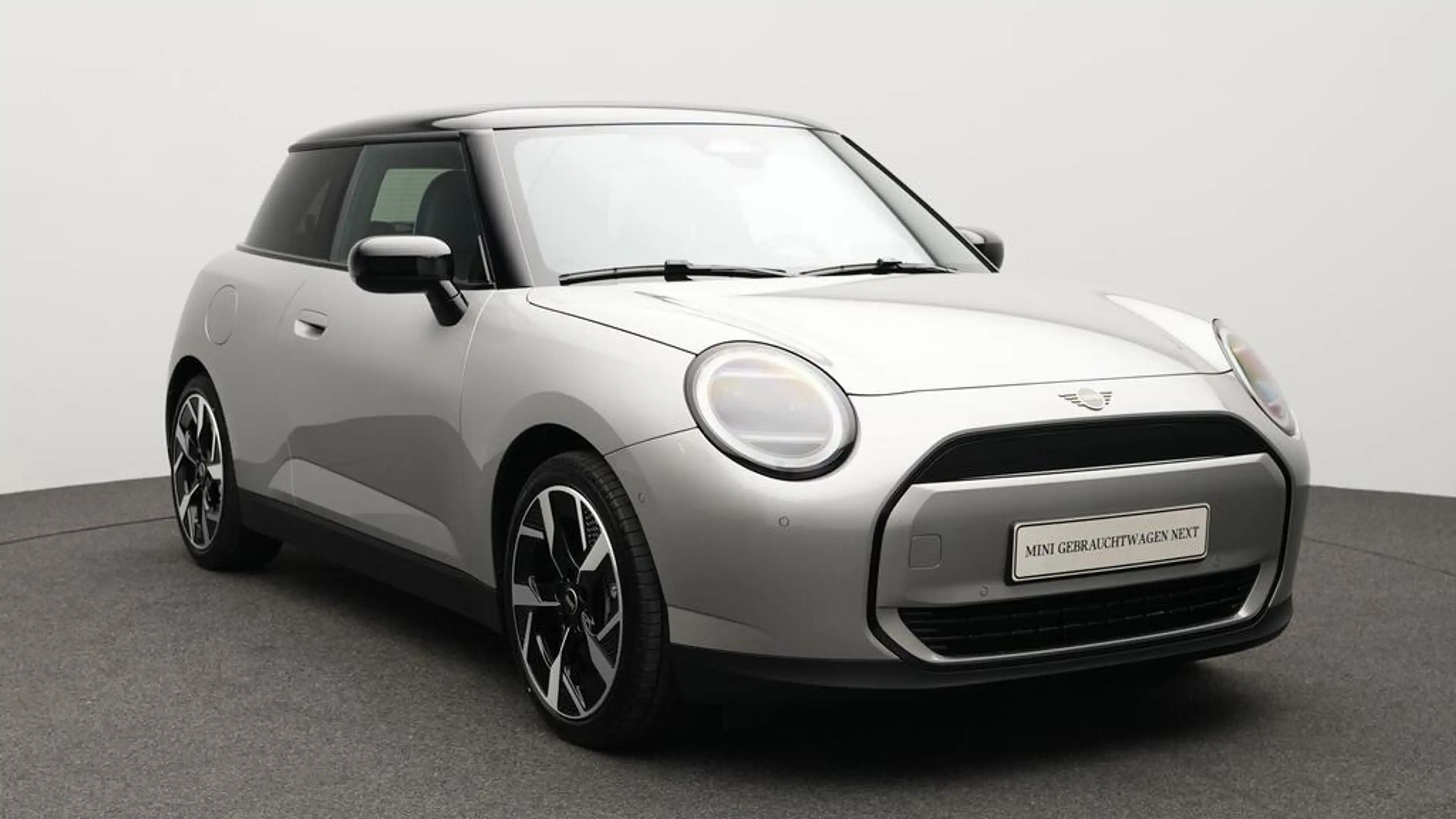 MINI Cooper E Classic Trim — photo 15