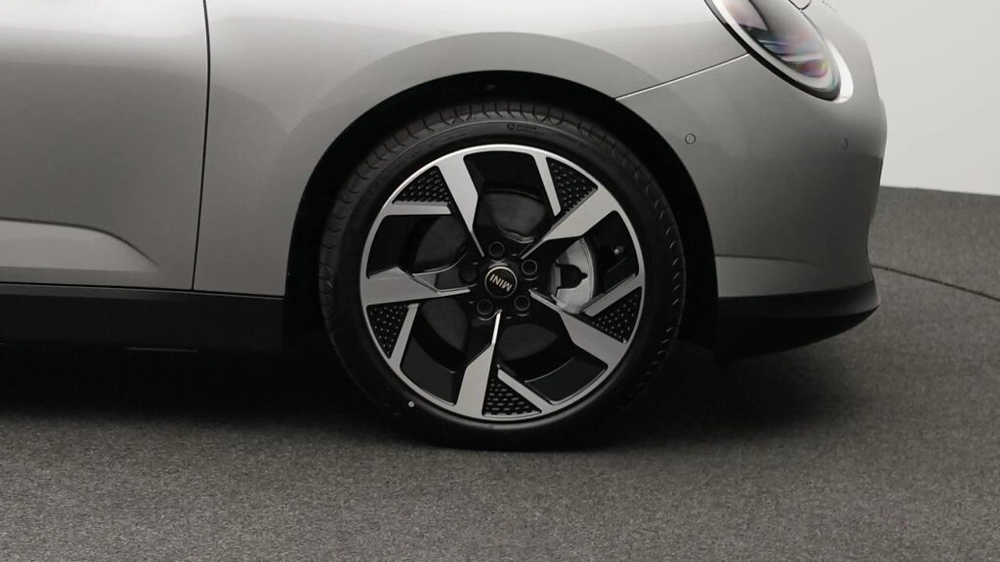 MINI Cooper E Classic Trim — photo 11
