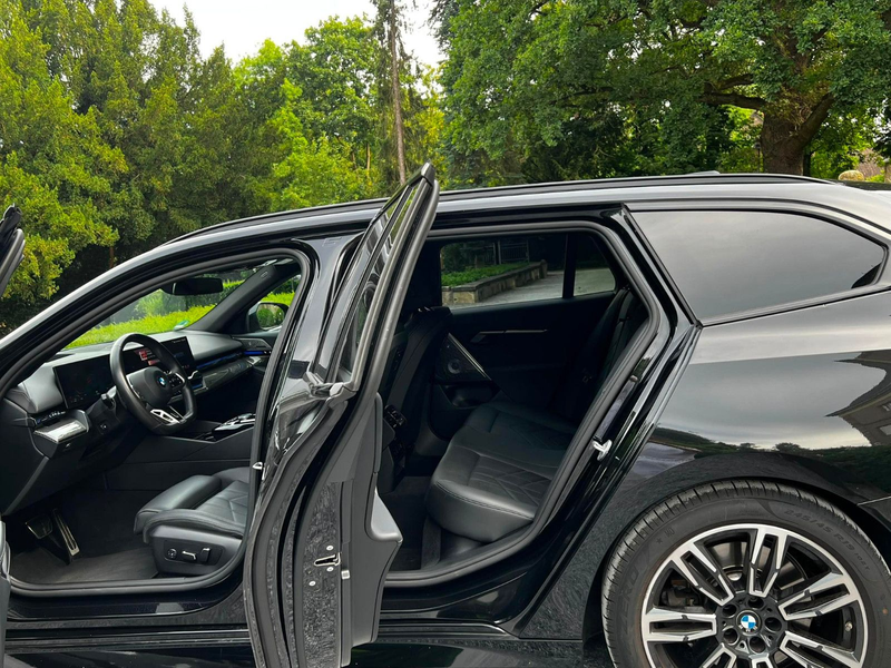 BMW 540 d T xDrive M Sport Bowers & Wilkins — photo 9