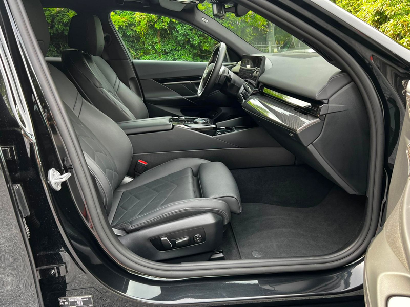BMW 540 d T xDrive M Sport Bowers & Wilkins — photo 11