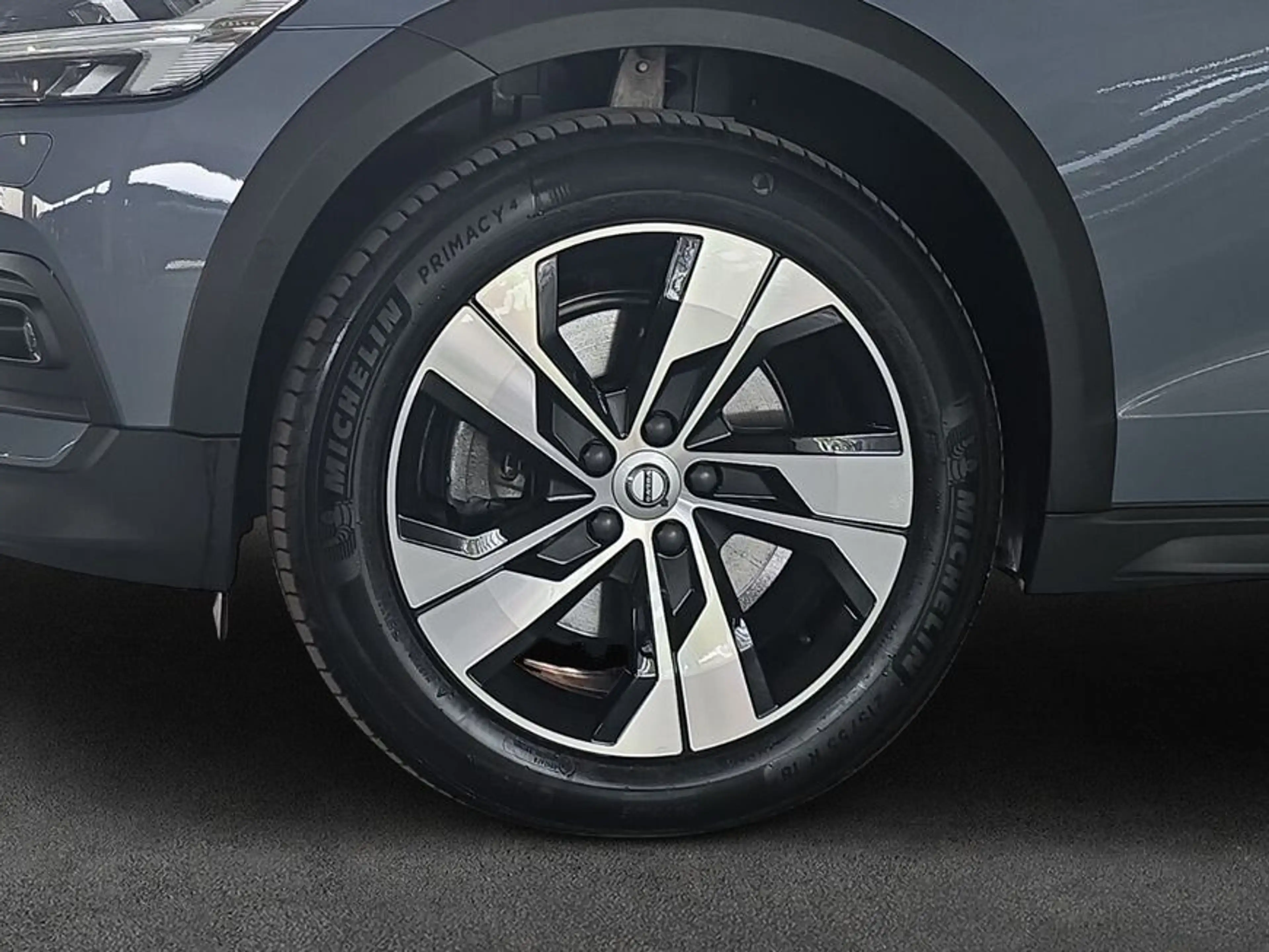 Volvo V60 Cross Country V60 Cross Country B4 D AWD Ultimate — photo 13