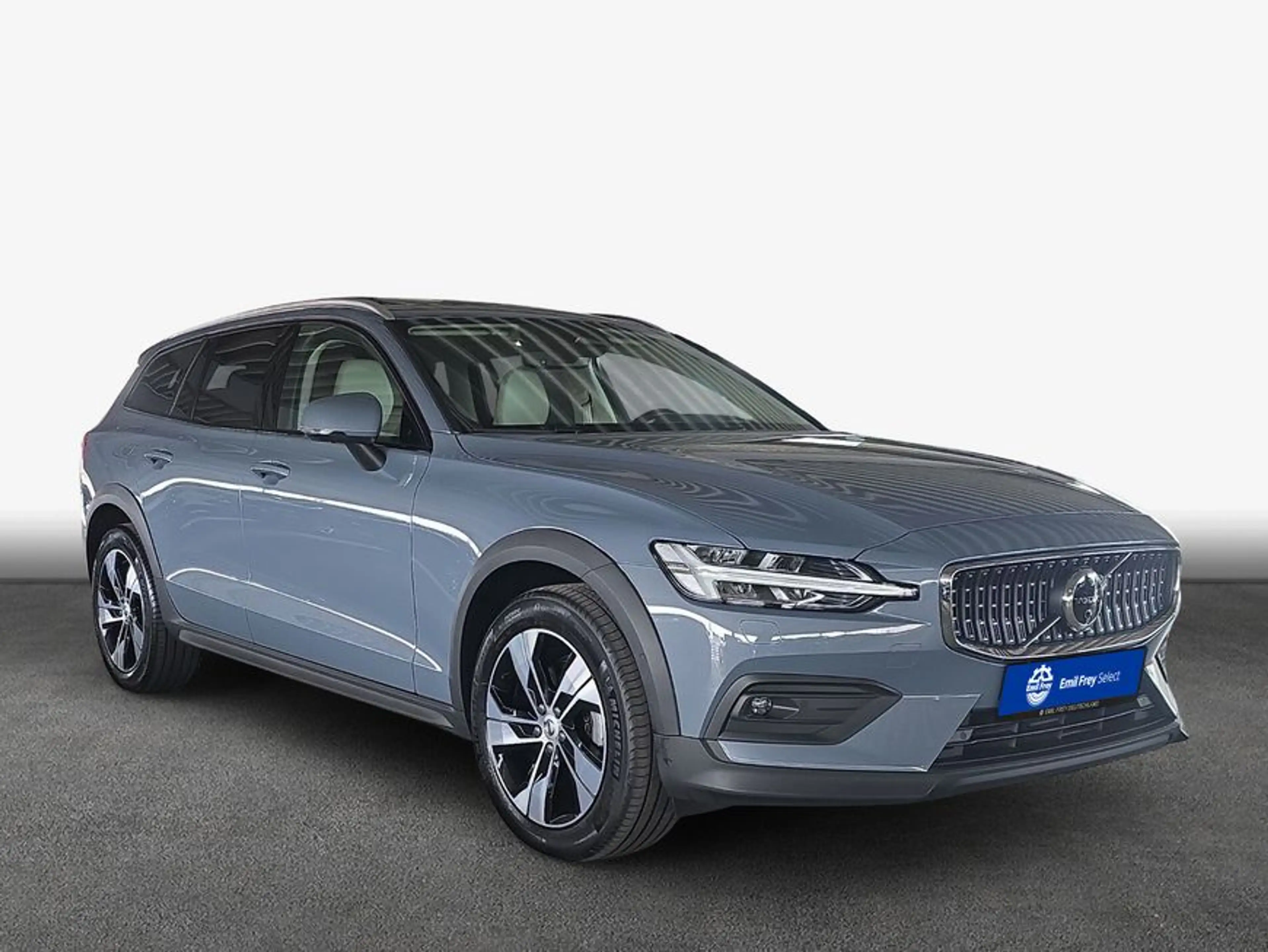 Volvo V60 Cross Country V60 Cross Country B4 D AWD Ultimate — photo 3