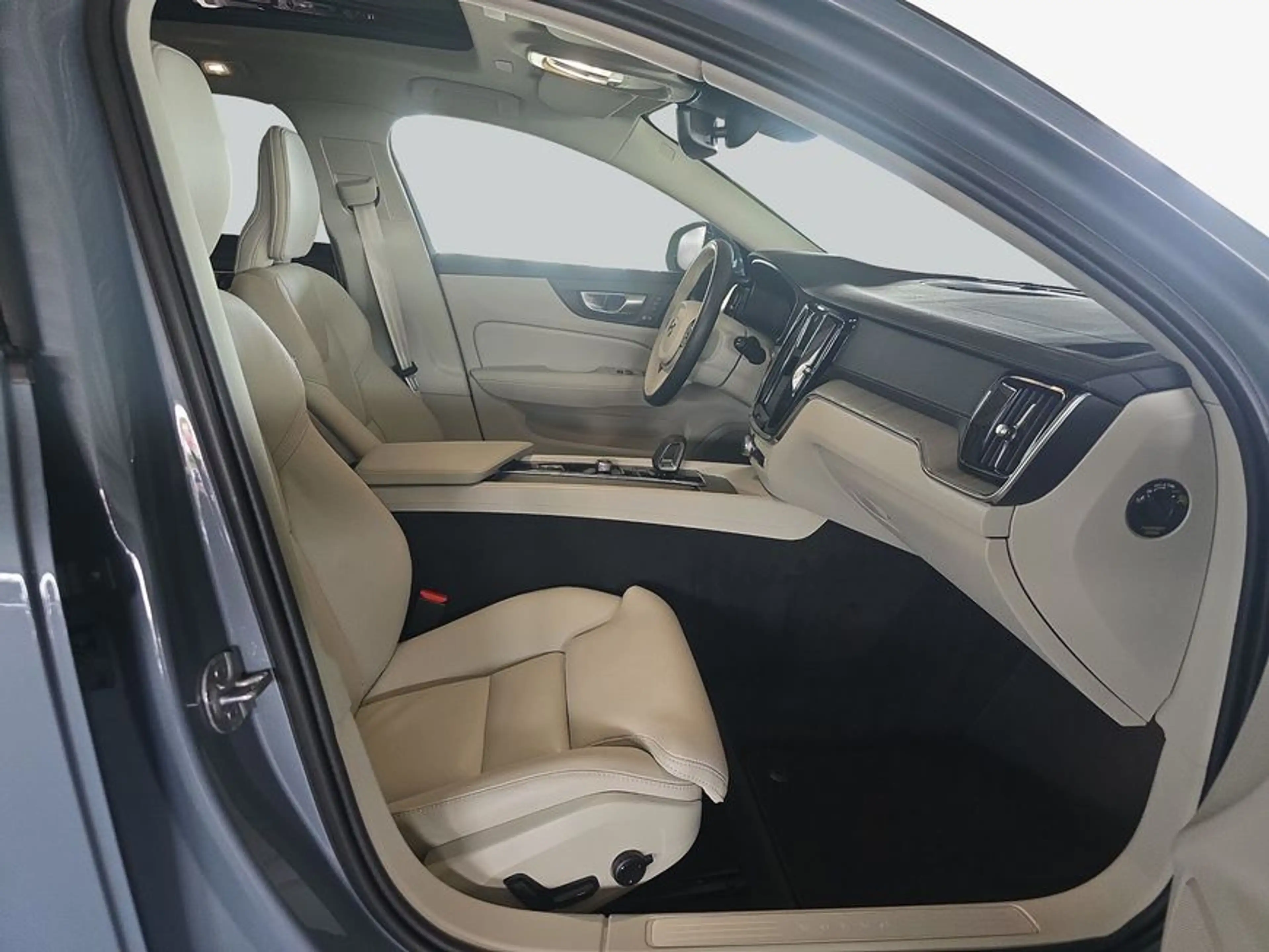 Volvo V60 Cross Country V60 Cross Country B4 D AWD Ultimate — photo 8