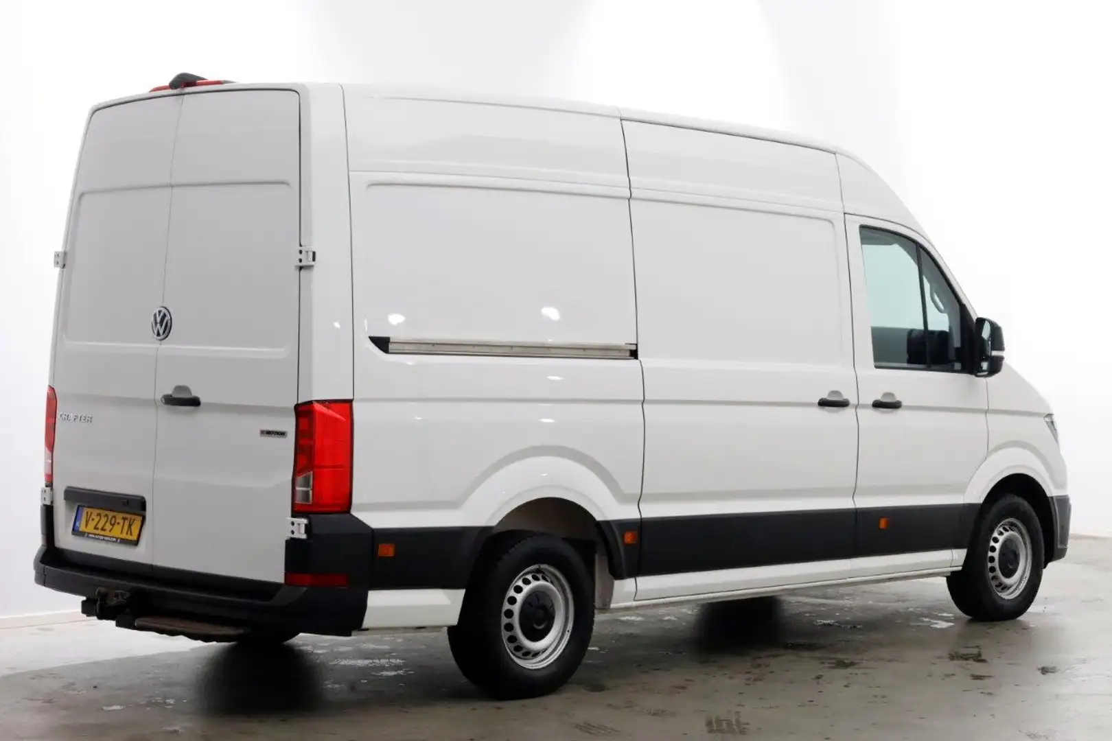 Volkswagen Crafter 35 2.0 TDI 177pk L3H3 (L2H2) 4Motion 4x4 Navi/Came Wit - 2