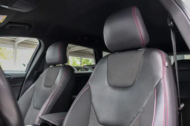 Ford Mondeo view 13