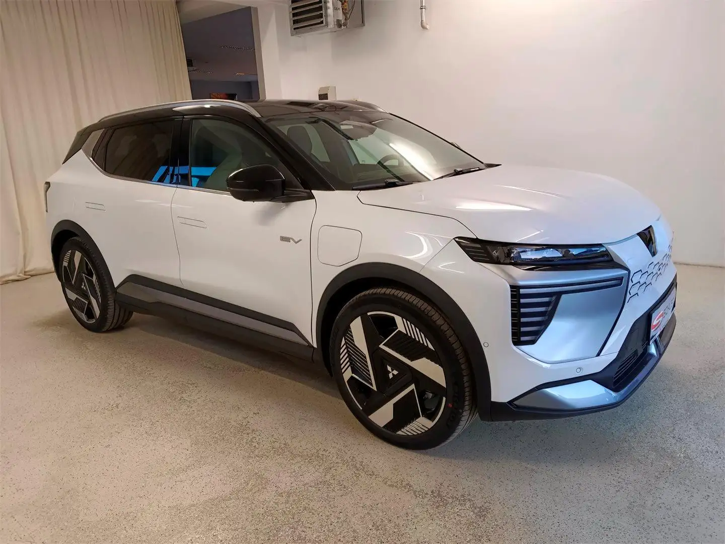 Mitsubishi Eclipse Cross BEV Intense+ Long Range Weiß - 1