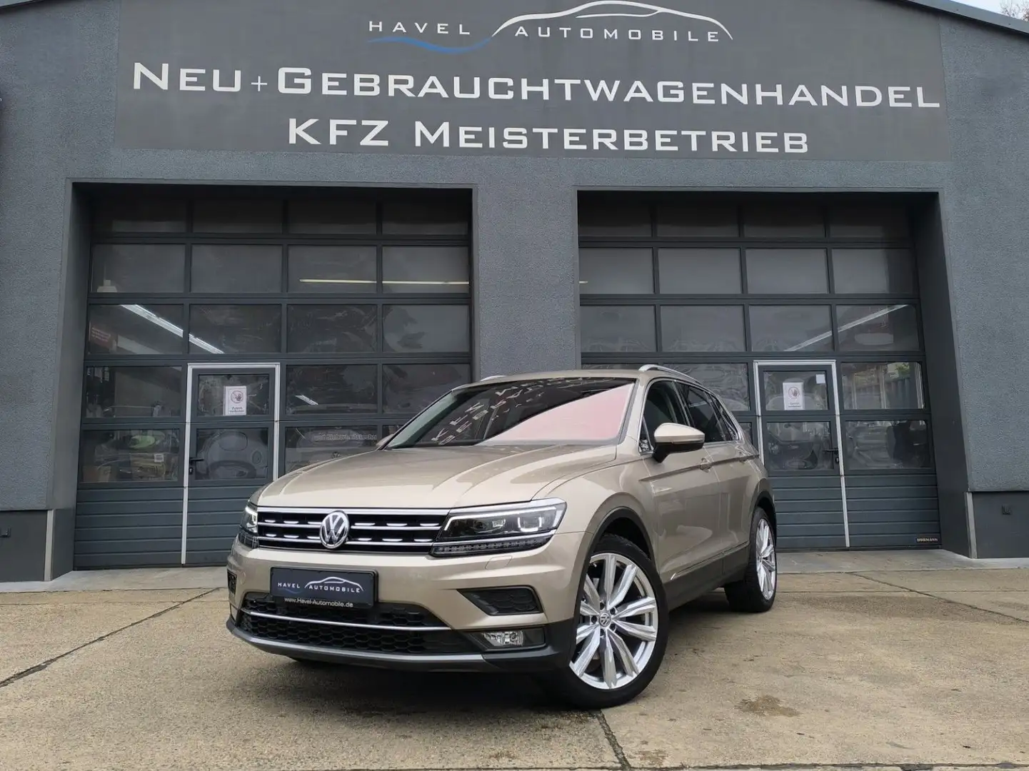 Volkswagen Tiguan Highline 2.0|DSG|4Motion|Szhz|AHK|MASSAGE Beige - 2