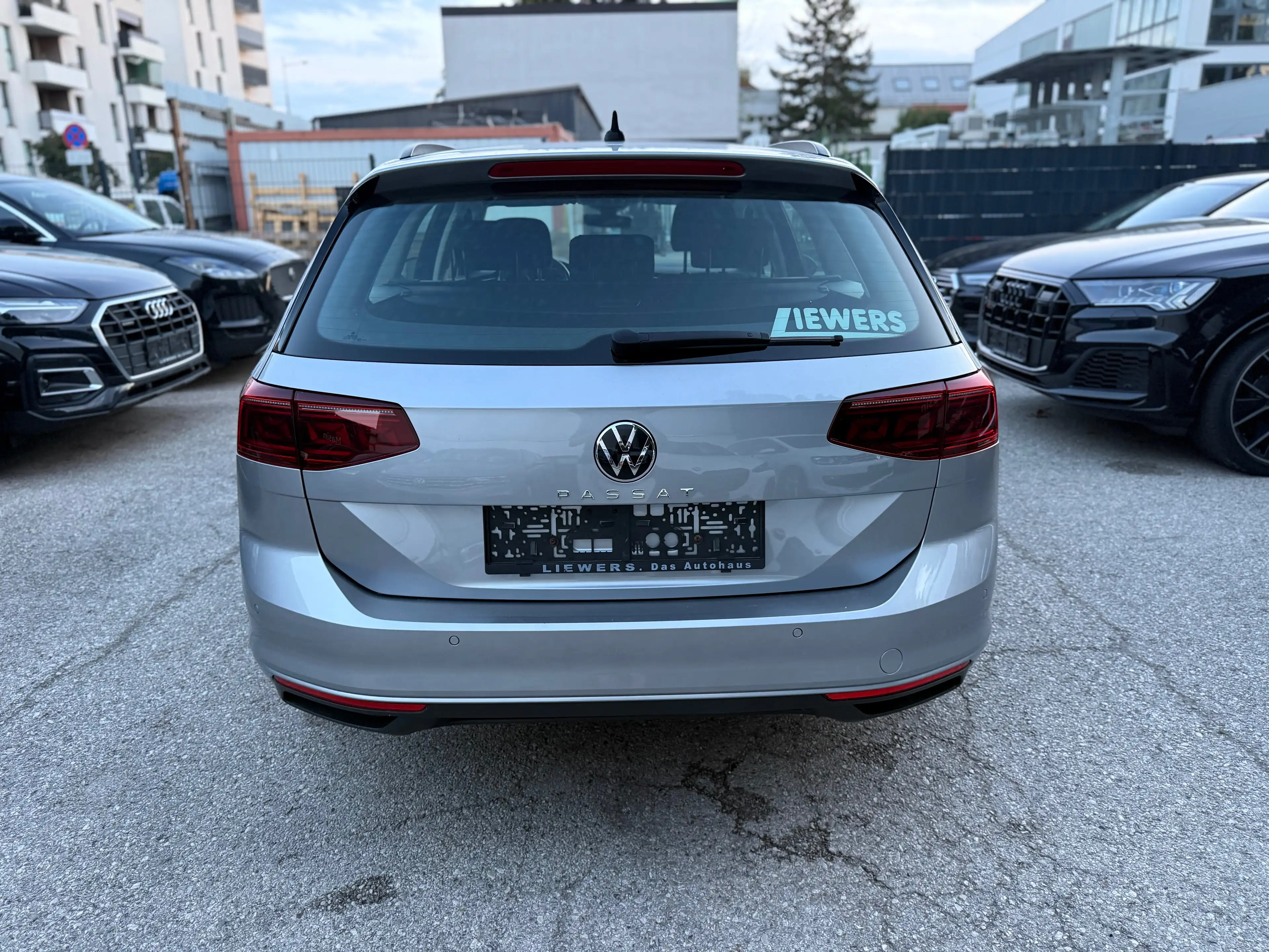 Volkswagen Passat Variant Business 2,0 SCR TDI DSG — photo 6