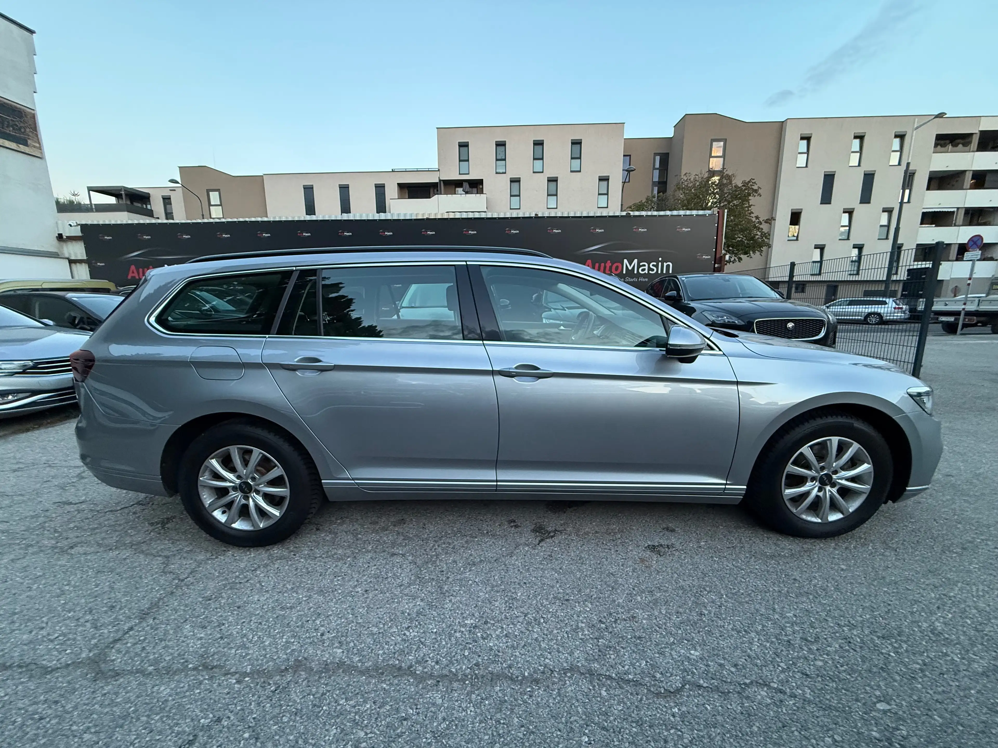 Volkswagen Passat Variant Business 2,0 SCR TDI DSG — photo 7