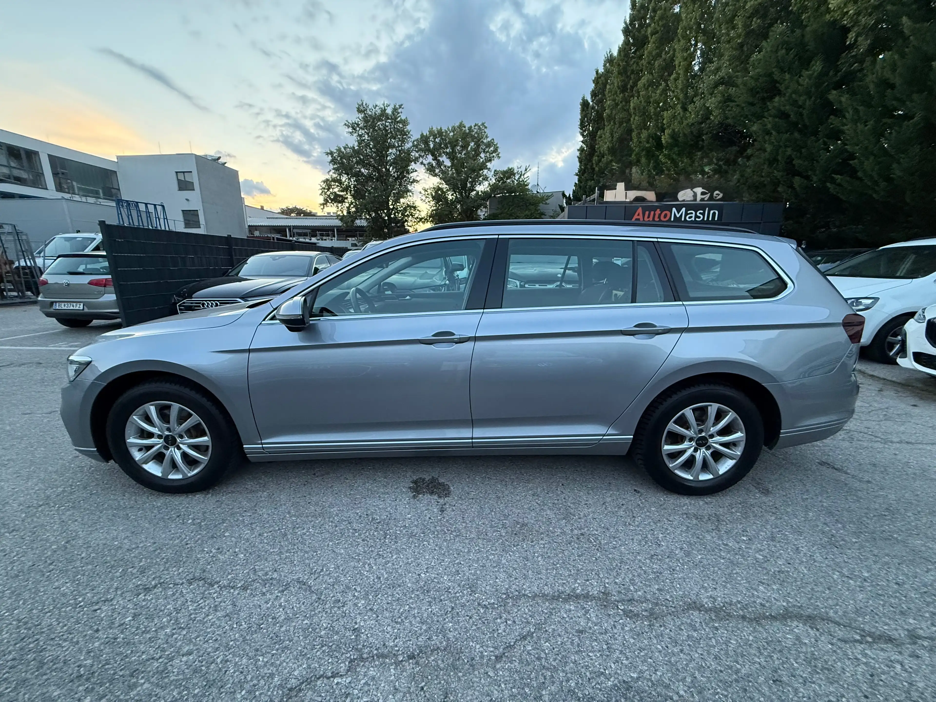 Volkswagen Passat Variant Business 2,0 SCR TDI DSG — photo 8