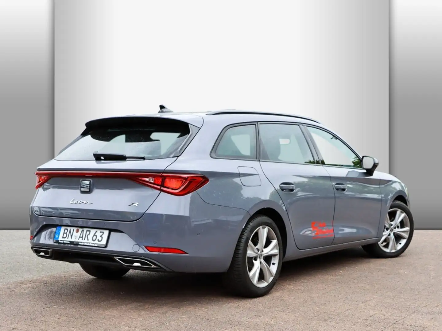 SEAT Leon Sportstourer FR 1.5 eTSI DSG MATRIX LED/RÜCKFAHRK. Grau - 2