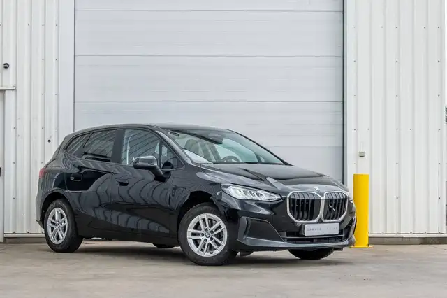 BMW 2 Series view 2