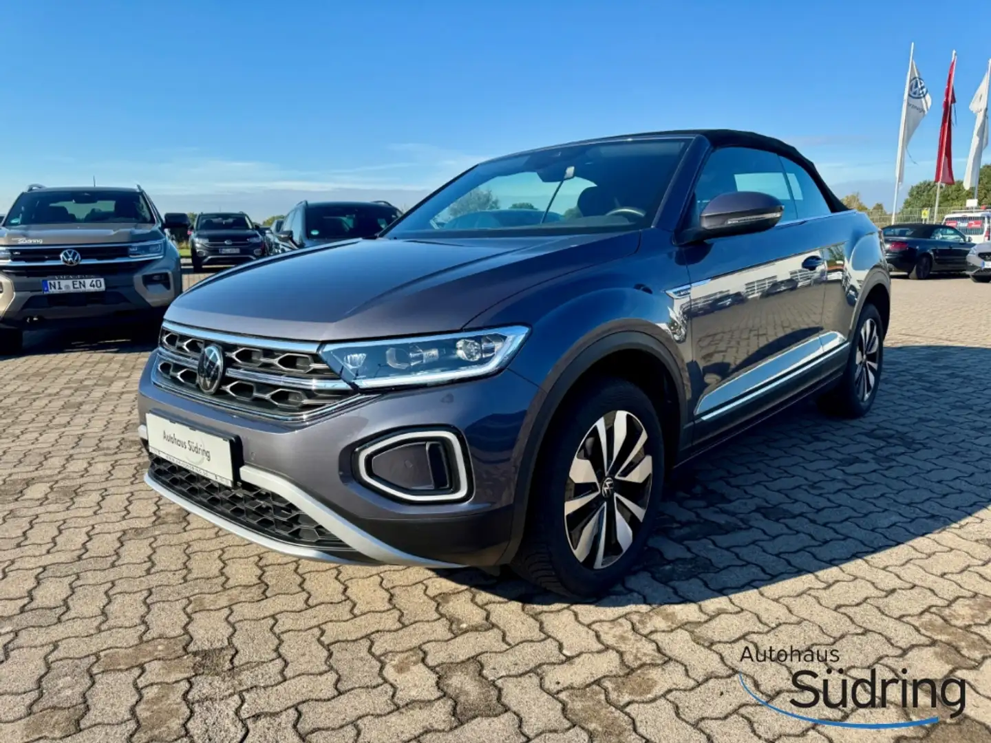 Volkswagen T-Roc Cabriolet 1,5TSI Move beats LED AppConnect Grau - 2