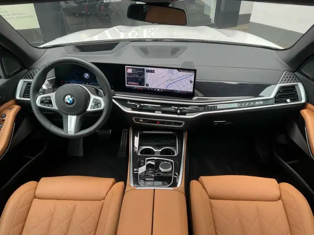 BMW X5 view 3