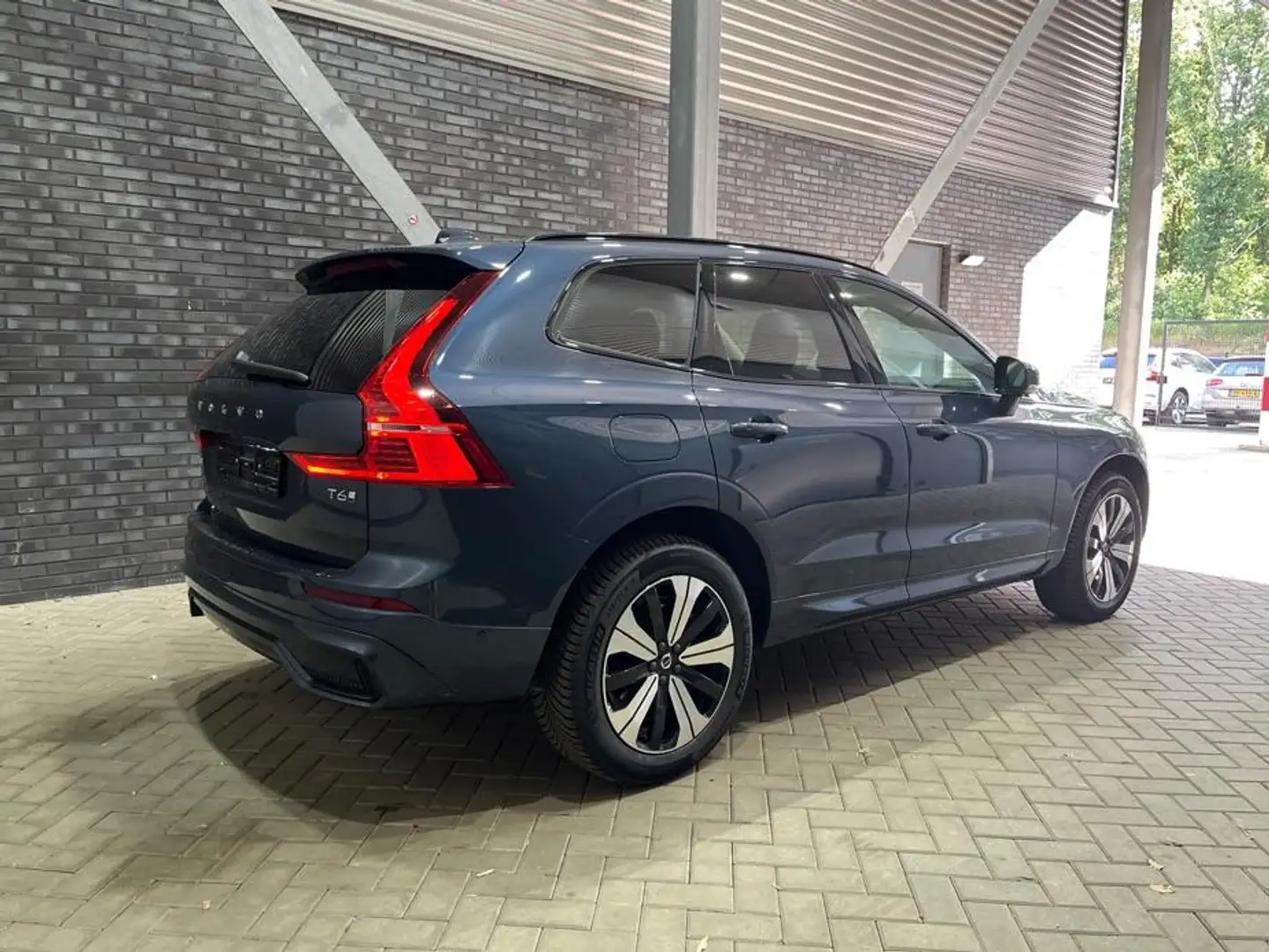 Volvo XC60 T6 Plug-in hybrid Plus Dark | ACC | Panoramadak | Blauw - 2