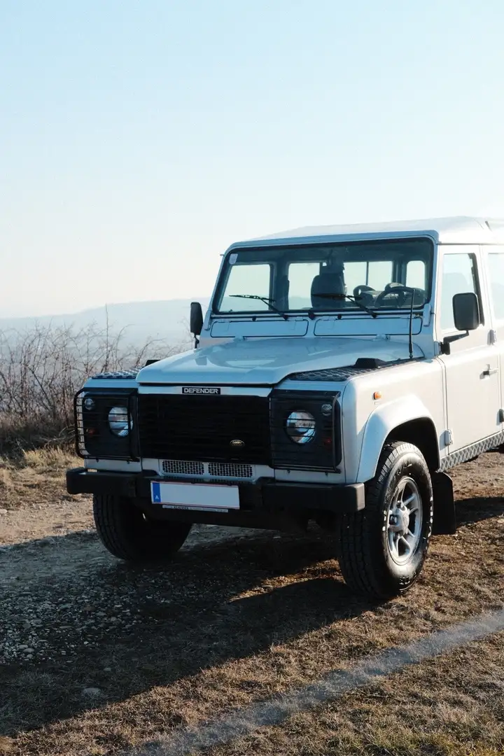 Land Rover Defender Defender+110"+Sta.Wag.+Silver+LE+2,5+Td5+Silver+LE Срібний - 2