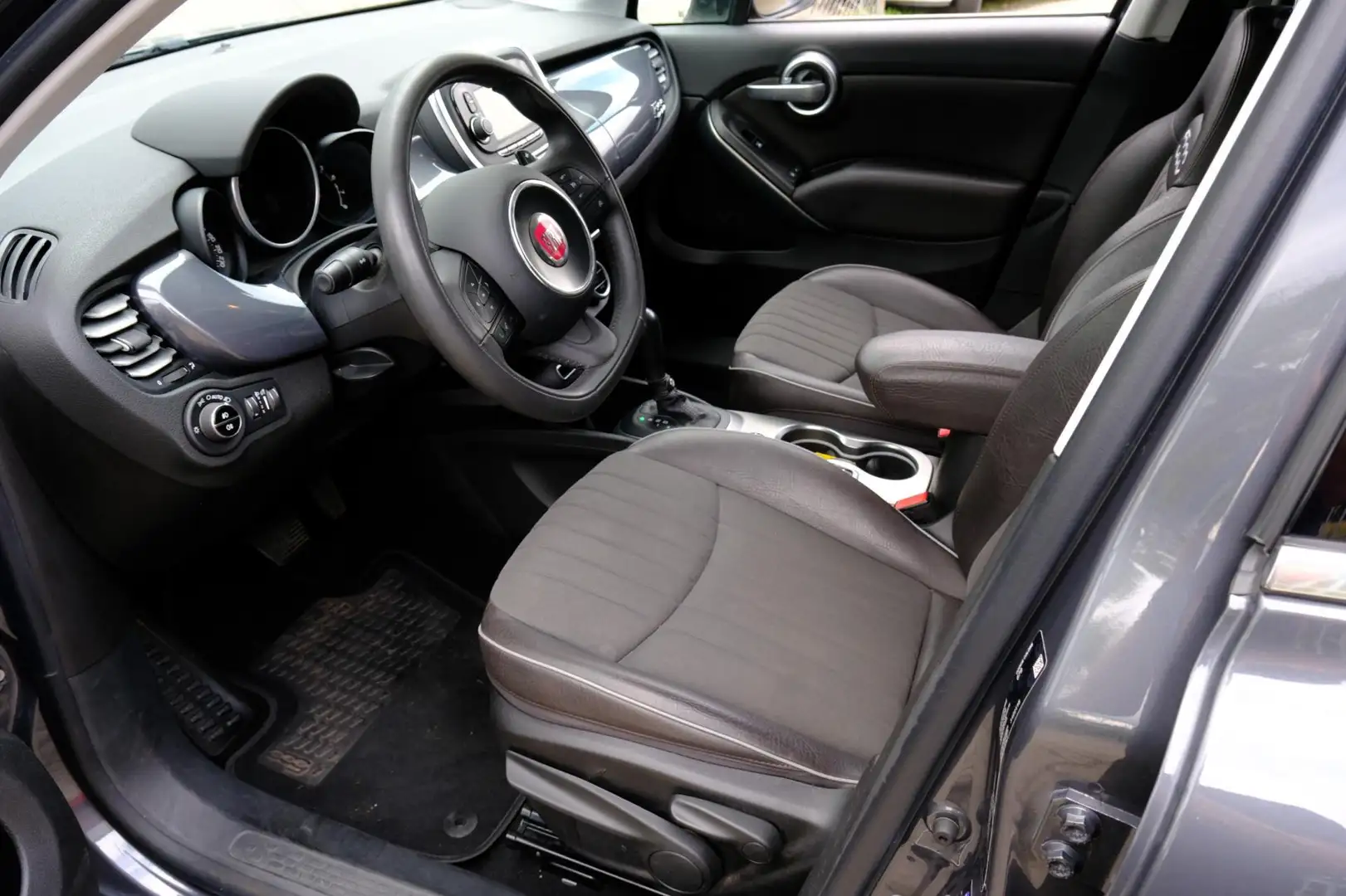 Fiat 500X 1.4 Turbo MultiAir Lounge Aut. Navi|Clima|Xenon|PD Grijs - 2