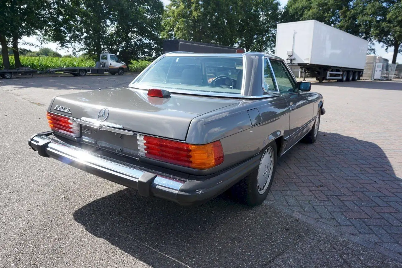 Mercedes-Benz SL 560 W107, foto 10