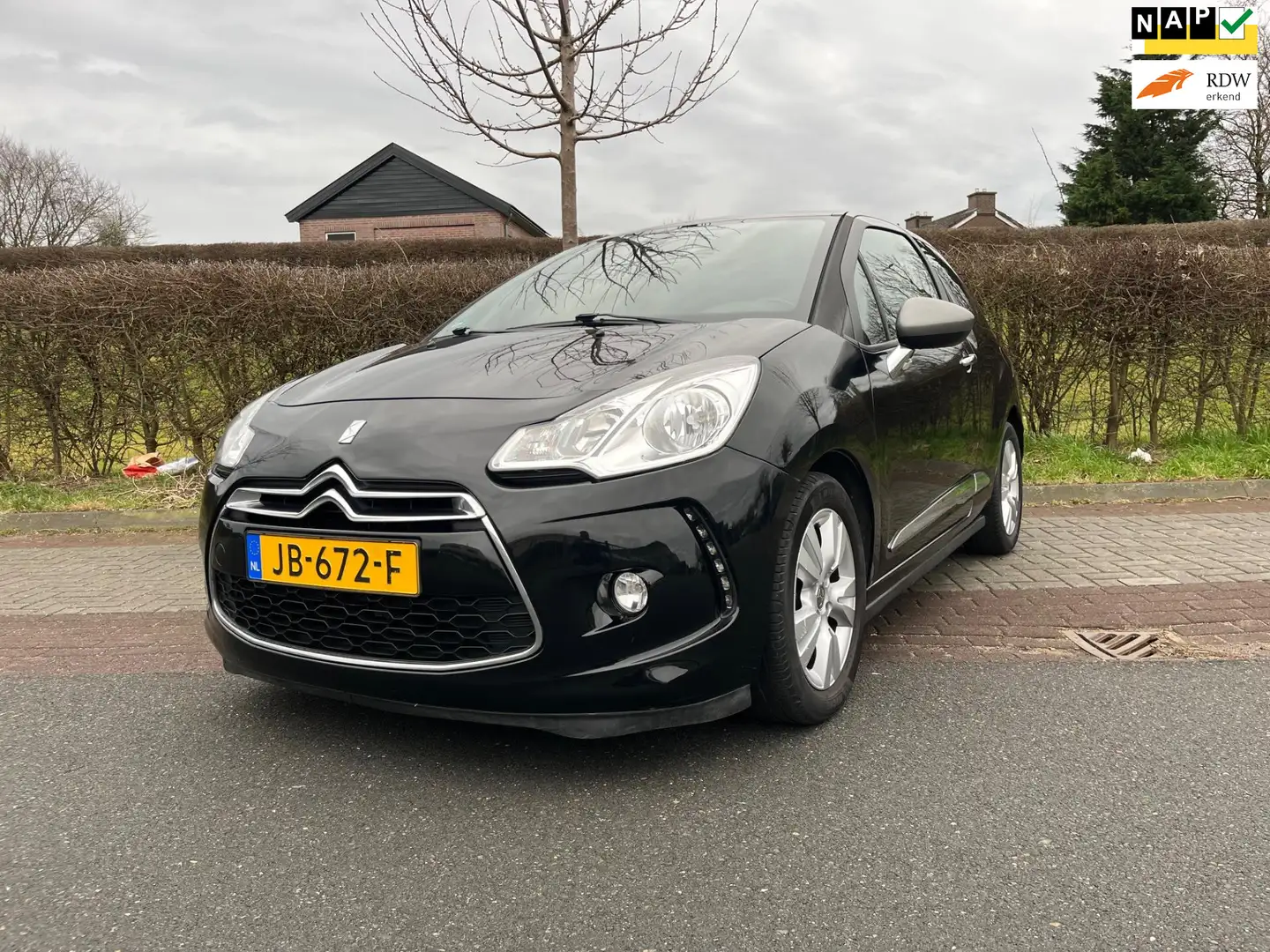 DS Automobiles DS 3 1.2 PureTech Business, Navi, Clima, Pdc Černá - 1