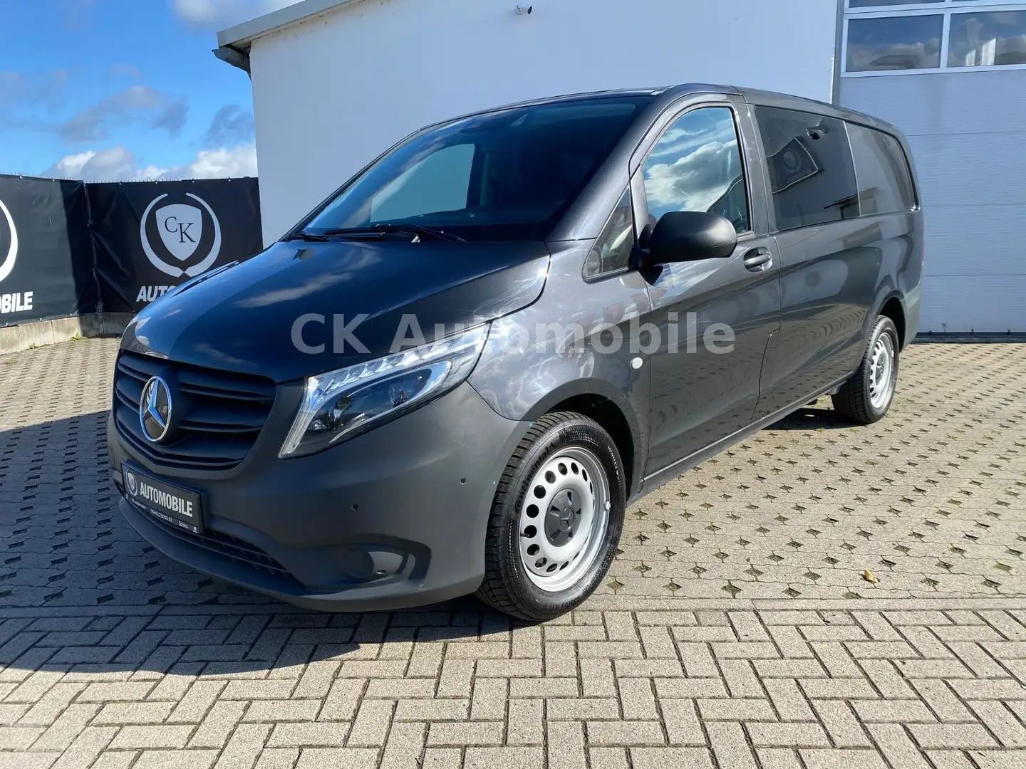 Mercedes-Benz Vito Mixto 124 lang Autom/5 Sitze/Klima/LED/Kam Gris - 1