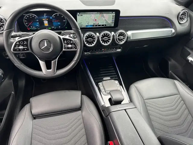 Mercedes-Benz 250 view 10