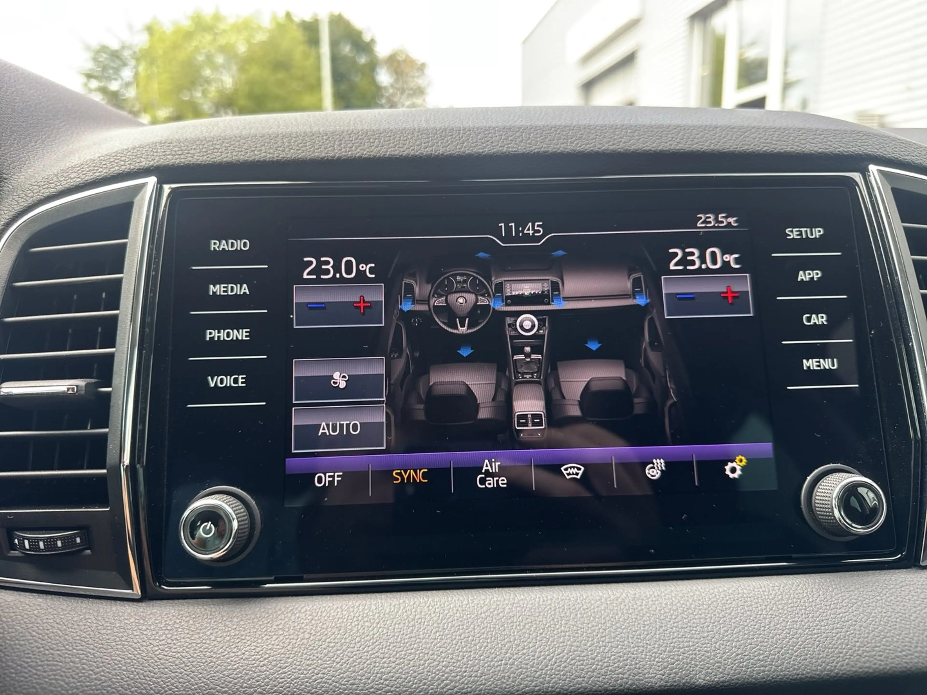 Skoda Karoq Style Limited TDI DSG — photo 10