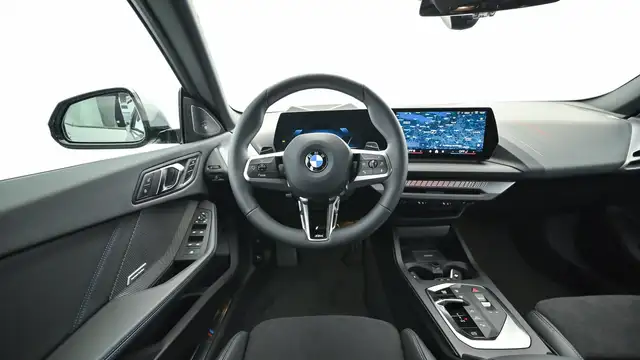 BMW 2 Series view 8