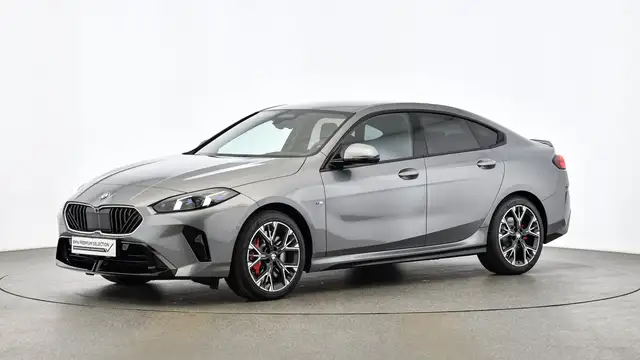 BMW 2 Series view 3