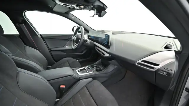 BMW 2 Series view 11