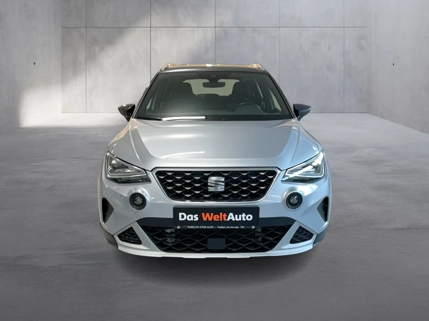 SEAT Arona Xperience 1.0 TSI DSG Silber - 2