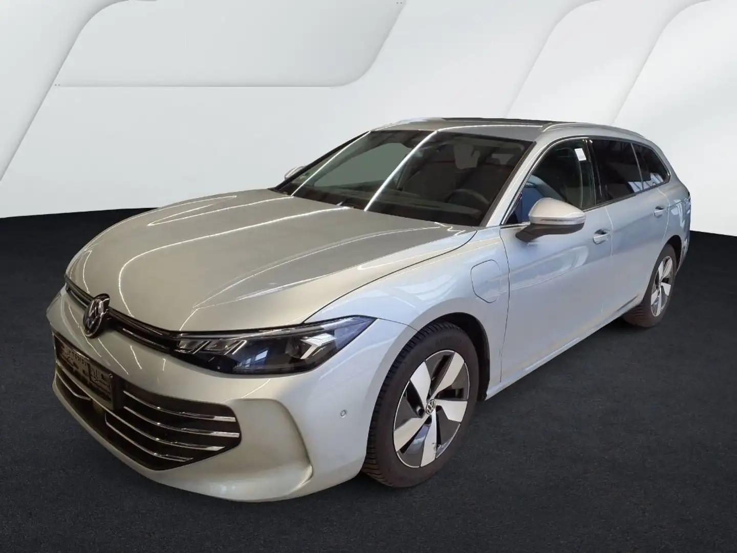 Volkswagen Passat Variant 1.5 TSI eHybrid Business AHK Head Silber - 2