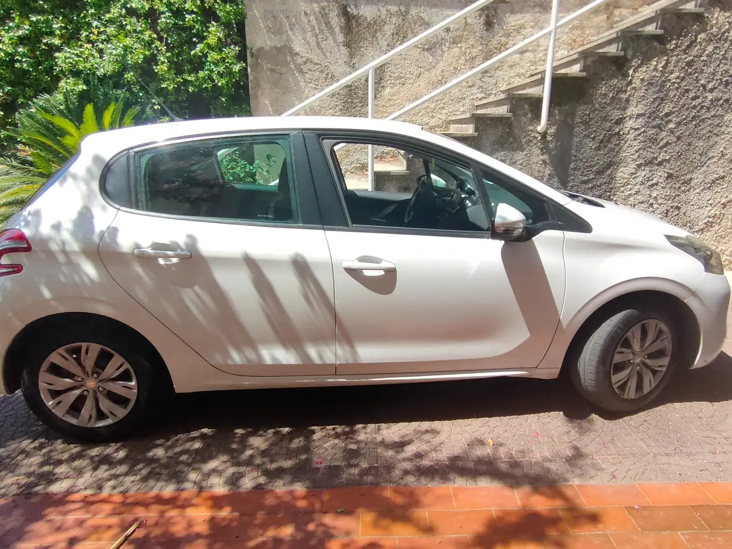 Peugeot 208 208 I 2012 5p 1.4 hdi 8v Active Bianco - 1