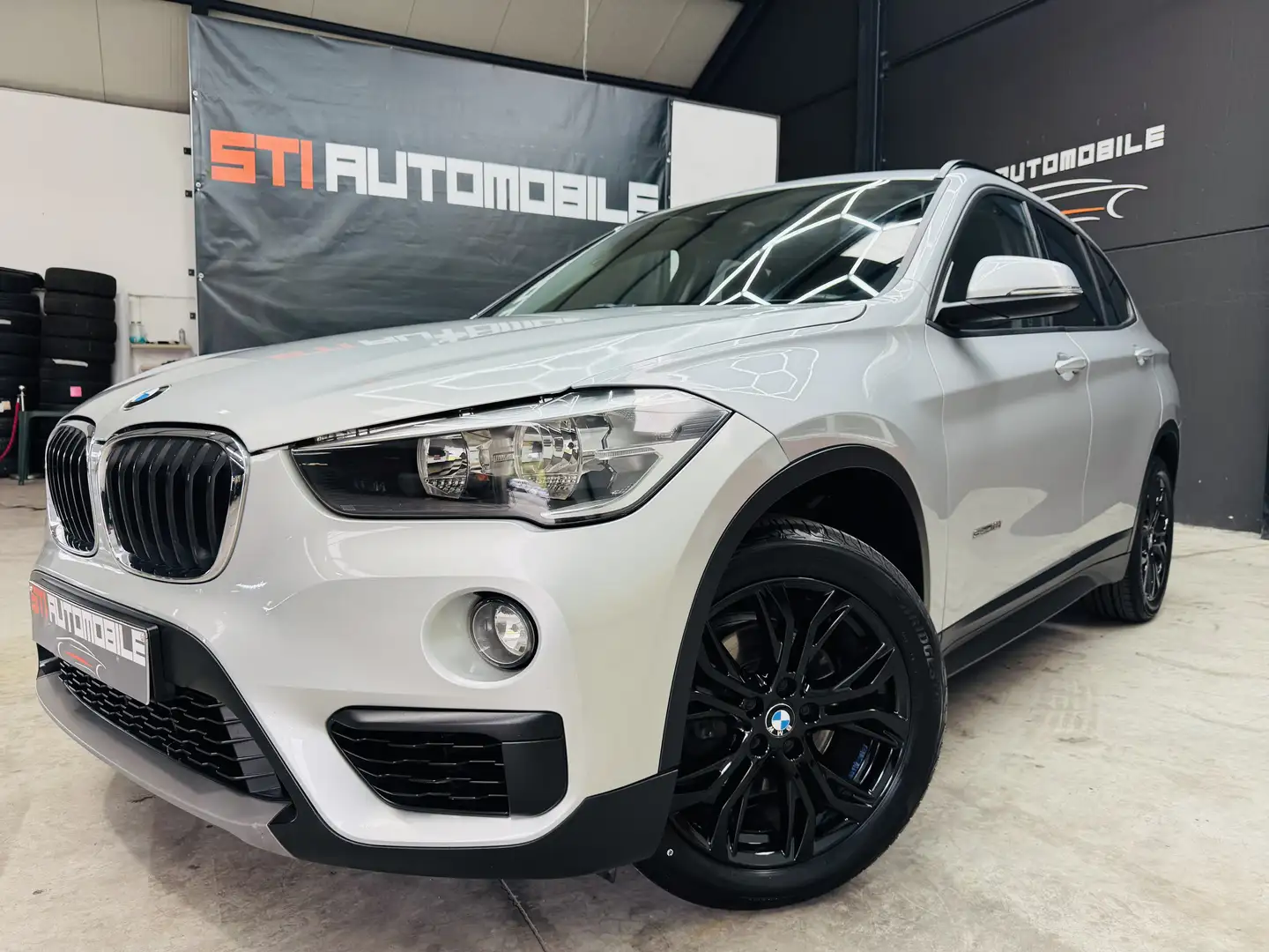 BMW X1 ** GARANTIE 12 MOIS ** Gris - 1