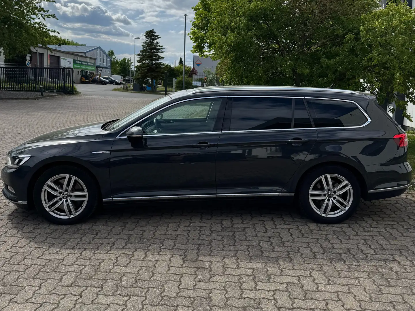 Volkswagen Passat Variant Passat Variant 2.0 TDI SCR 4Motion DSG (BMT) Highl Grau - 1