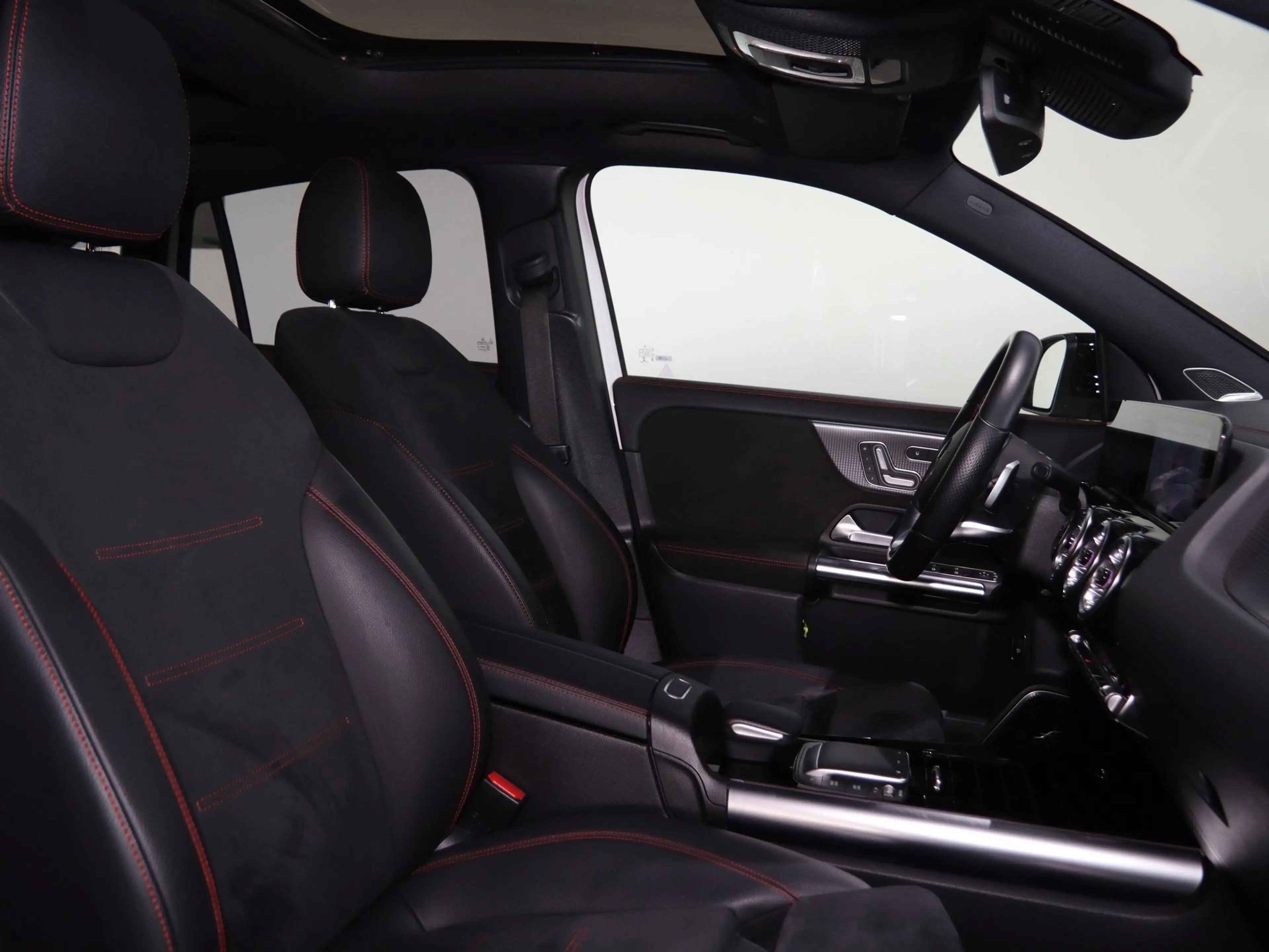 Mercedes-Benz EQA 350 4MATIC Business Solution AMG 67 kWh | Panoramadak — photo 9