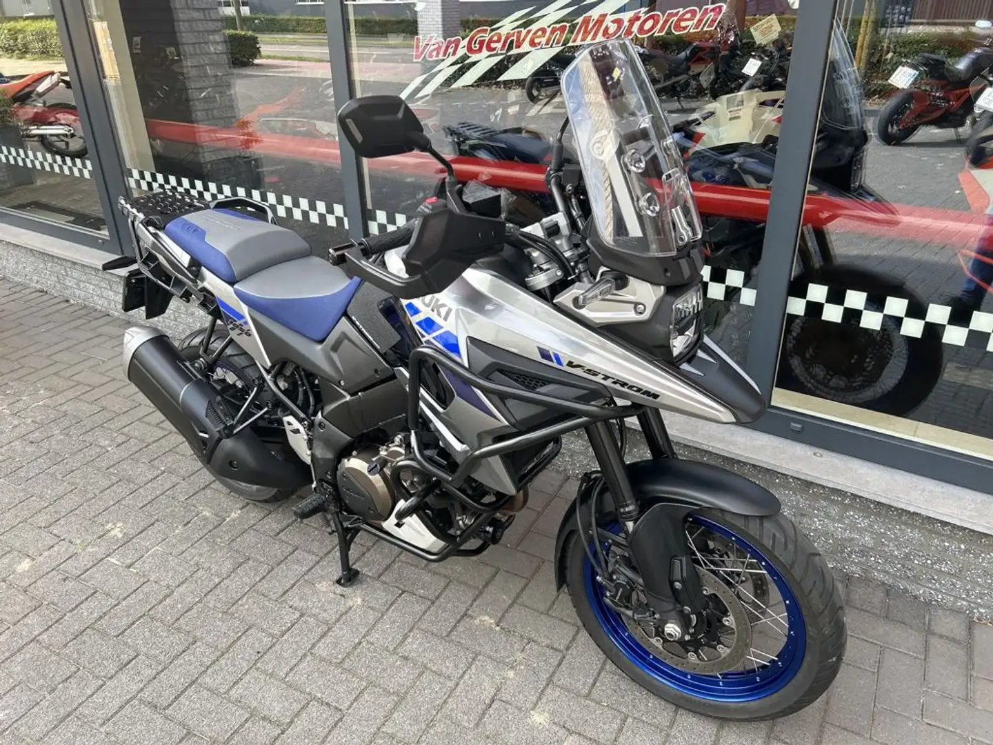 Suzuki V-Strom 1050 XT - 2