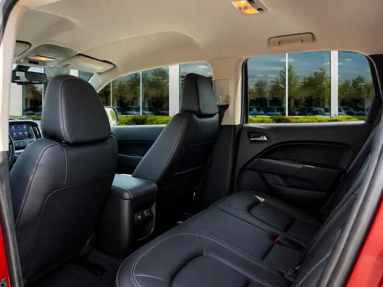 GMC Canyon photo GMC Canyon