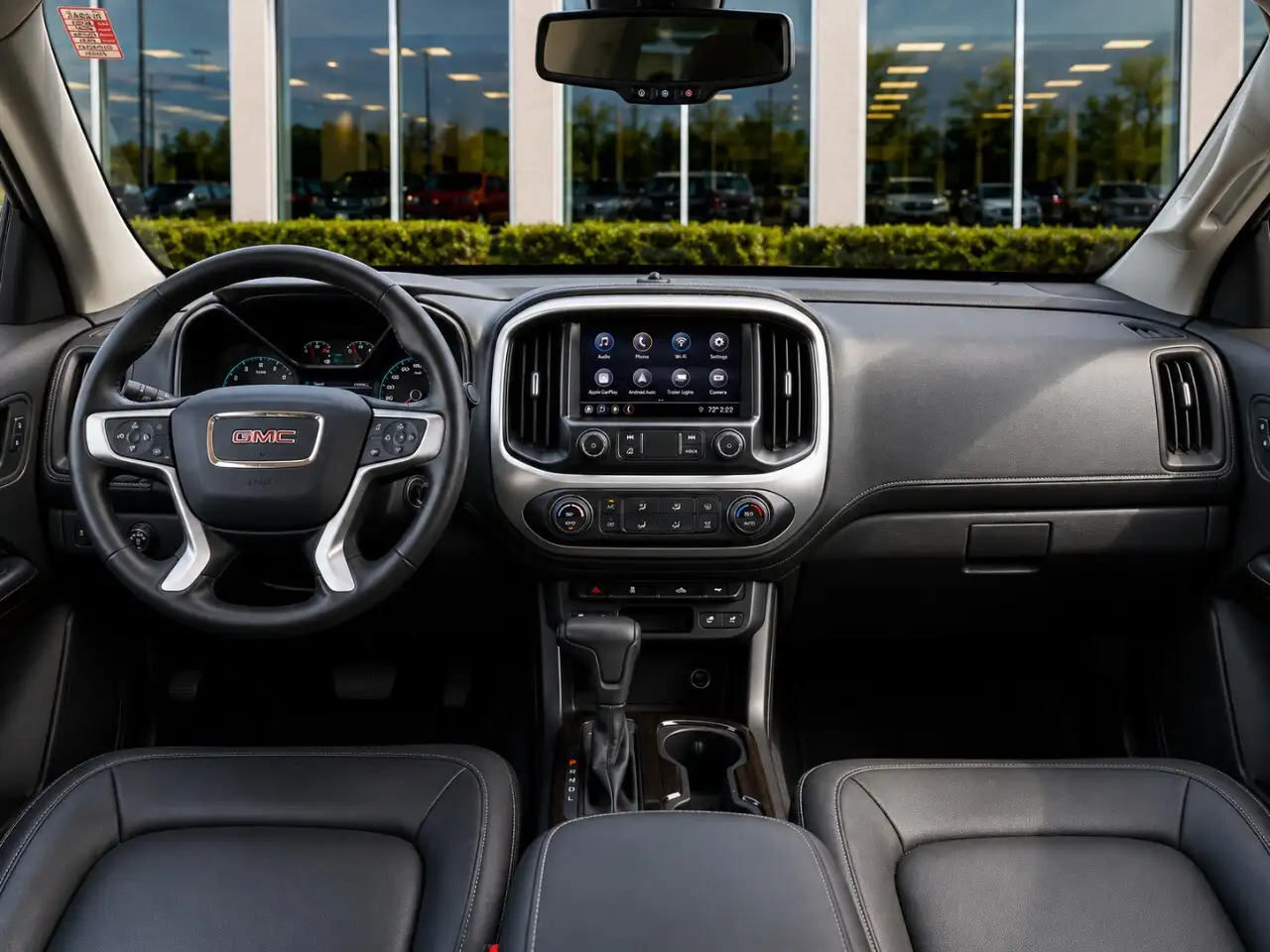 GMC Canyon photo GMC Canyon