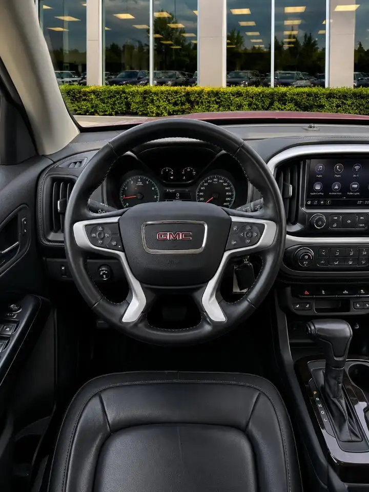 GMC Canyon photo GMC Canyon
